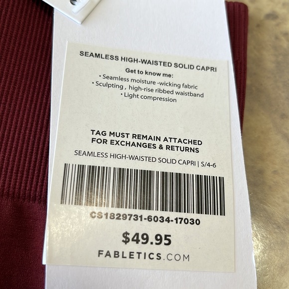 NWT Fabletics Seamless High-Waisted Solid Capri - Picture 5 of 5